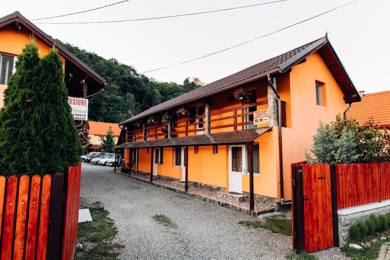 Iris Panzio Hotel Praid Exterior photo