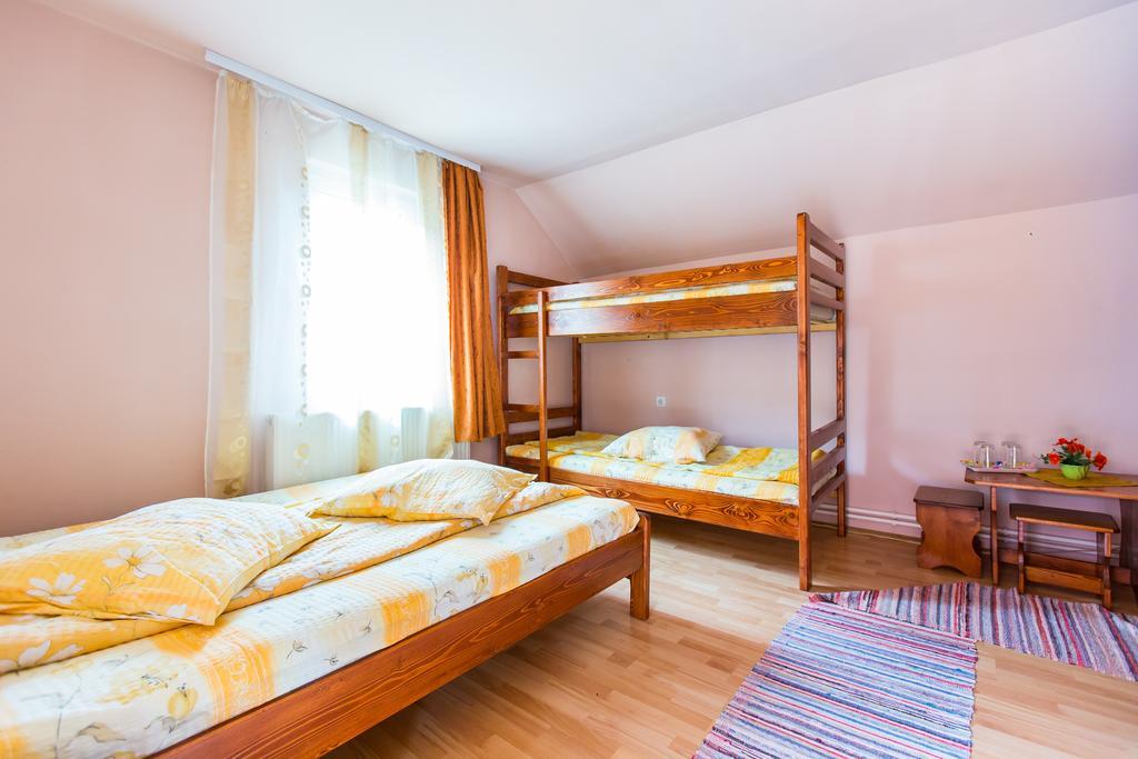 Iris Panzio Hotel Praid Exterior photo